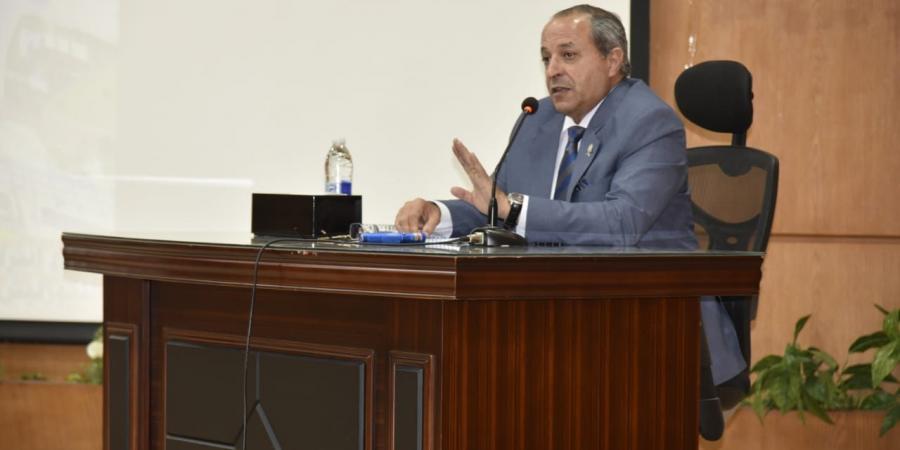 محافظ
بورسعيد:
تطوير
الشاطئ
بمرافقه
ولن
يضار
أحد
فى
رزقه - تكنو بلس