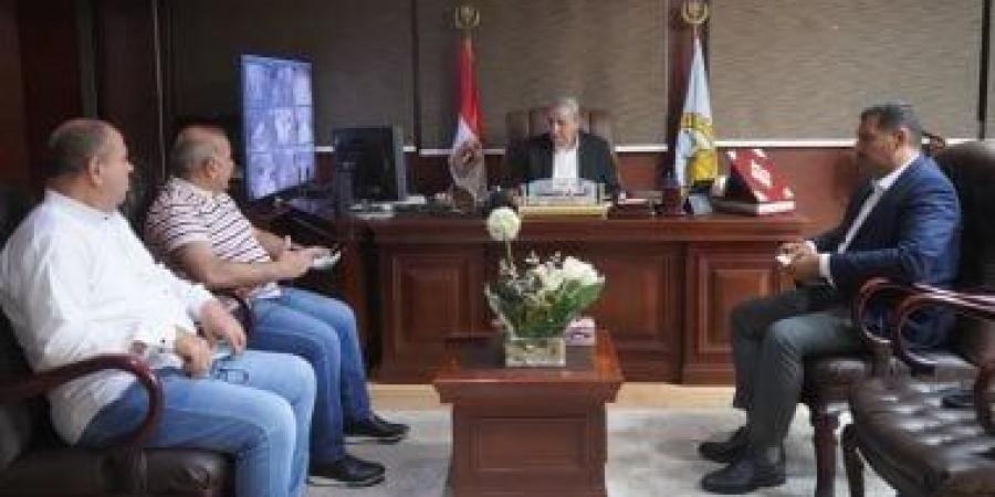محافظ الغربية يناقش استعدادات عيد الأضحى ويعلن تجهيز 463 ساحة للصلاة