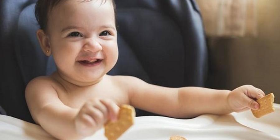 تقديم البسكويت للأطفال: هل هو مفيد أم ضار؟ - تكنو بلس