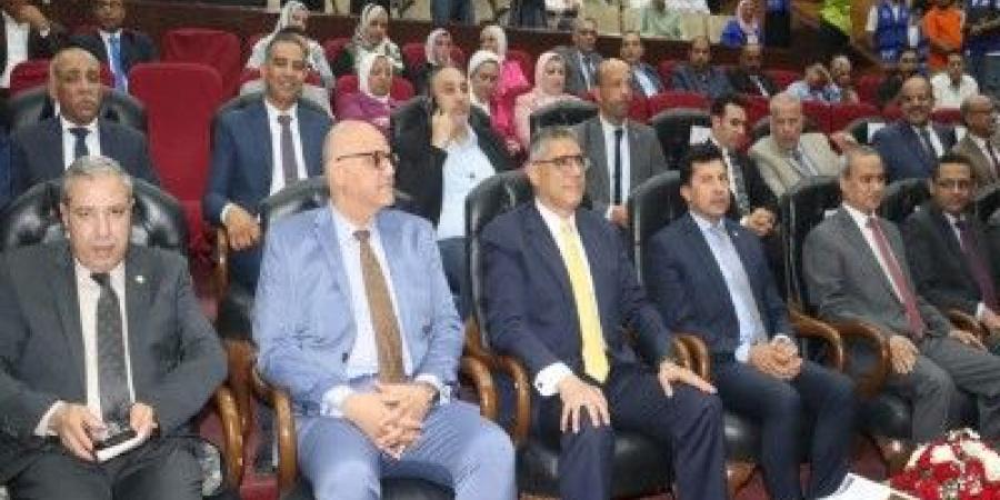 وزير
الشباب
يكرم
مواهب
"رياضة
القليوبية"
في
احتفالية
كبرى..
صور - تكنو بلس