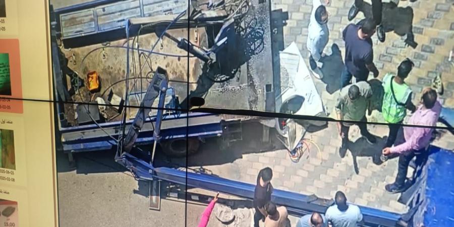 مصرع شخص وإصابة 3 آخرين فى سقوط ونش رافع بالمنصورة