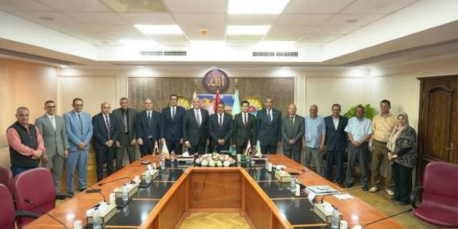 جهاز
تنمية
المشروعات
يبحث
دعم
أصحاب
المشروعات
الصغيرة
بمطروح - تكنو بلس