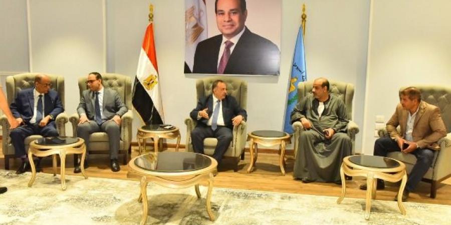 محافظ
أسيوط
يفتتح
قاعة
كبار
الزوار
بعد
تطويرها - تكنو بلس