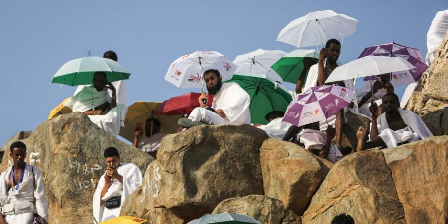 درجة الحرارة فوق الـ40 على عرفات مناشدات للحجاج بعدم الخروج من الخيام - تكنو بلس
