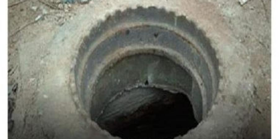 الحماية المدنية بالبحر الأحمر تنقذ طفلا سقط فى بئر للصرف الصحى
