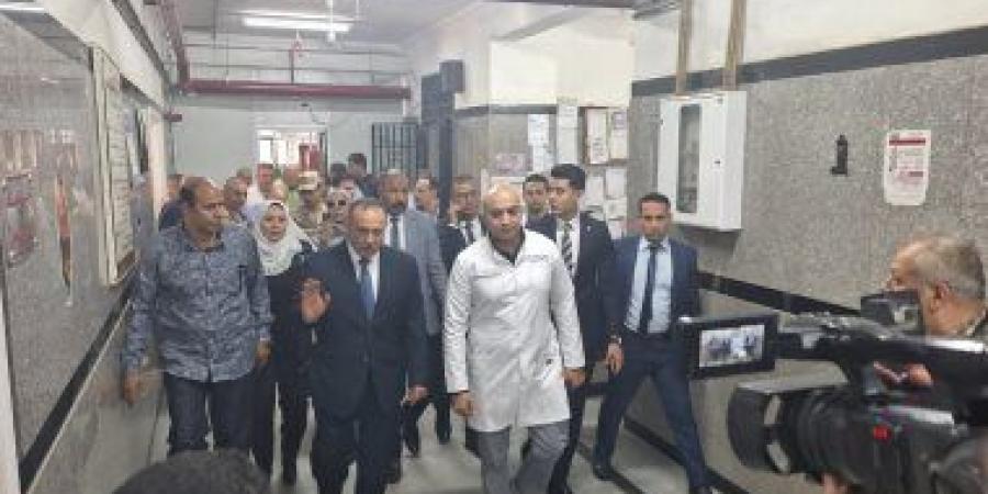 محافظ أسيوط يتفقد عدد من المستشفيات أول أيام عيد الأضحى.. فيديو