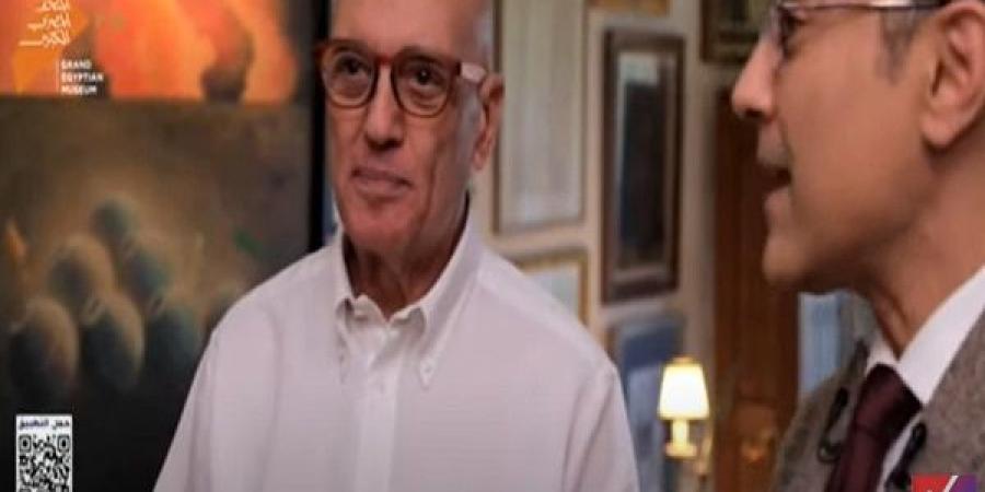 محمد
سلماوي:
صومعتي
تمنحني
هدوءا
كبيرا
يساعدني
على
الكتابة - تكنو بلس
