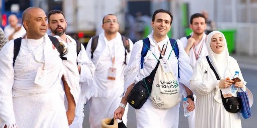 الحجاج يتوافدون إلى مشعر منى لقضاء يوم التروية - تكنو بلس