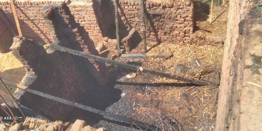 حريق
      مفاجئ
      يلتهم
      أسطح
      3
      منازل
      بقرية
      زرابي
      القارة
      وإصابة
      5
      باختناق
      بقنا - تكنو بلس