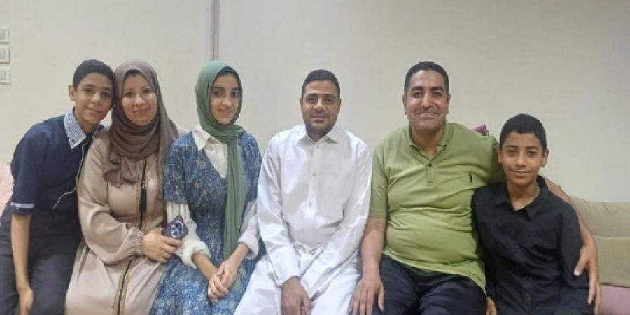 «سلمي
      وائل»..
      الأولى
      على
      الشرقية
      بالإعدادية
      الأزهرية:
      حفظ
      القرآن
      سر
      تفوقي
      وحلمي
      الطب - تكنو بلس