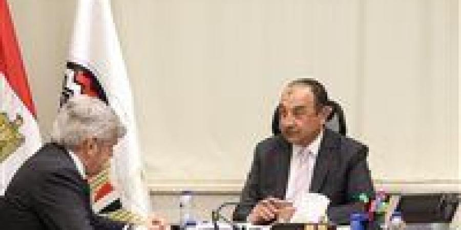 وزير
      قطاع
      الأعمال
      يبحث
      مع
      «ماير
      تكنيمونت»
      الإيطالية
      تطورات
      مشروع
      حامض
      النيتريك
      ونترات
      الأمونيوم
      بشركة
      كيما - تكنو بلس