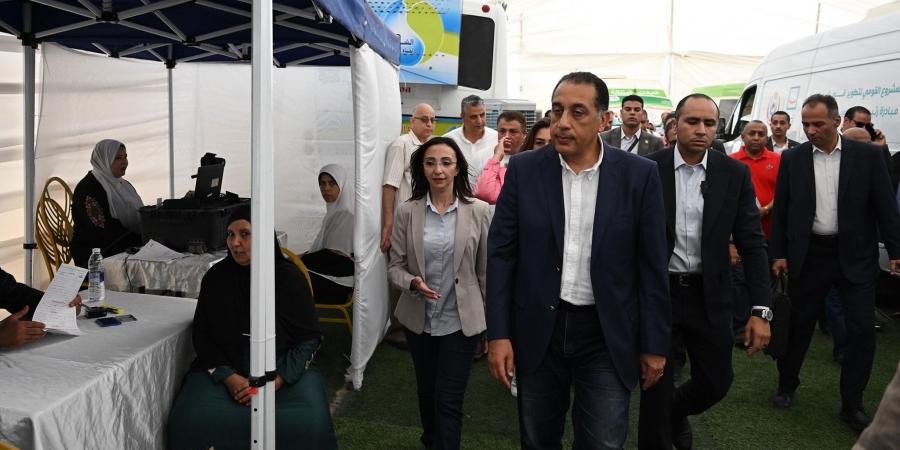 رئيس
الوزراء
يتفقد
قافلة
خدمية
بقرية
زاوية
صقر
بالبحيرة - تكنو بلس