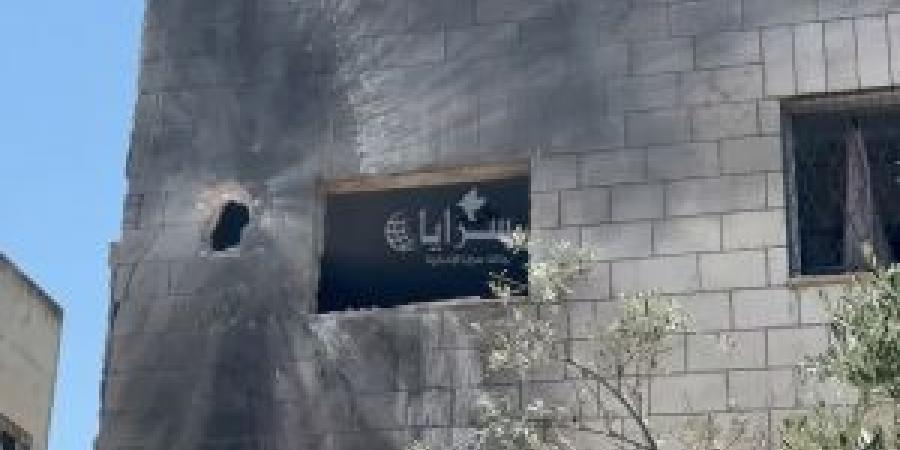 كاميرا
      "سرايا"
      ترصد
      حجم
      الأضرار
      التي
      خلّفها
      سقوط
      جسم
      مجهول
      على
      منزل
      في
      إربد - تكنو بلس