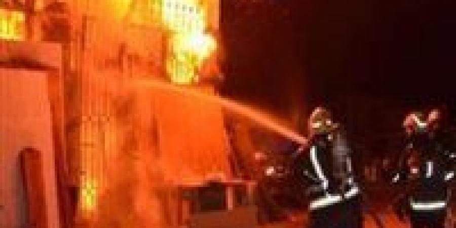 قفلوا
      عليه
      الباب..
      شاب
      يشعل
      النيران
      في
      منزل
      والديه
      بالمنيا - تكنو بلس