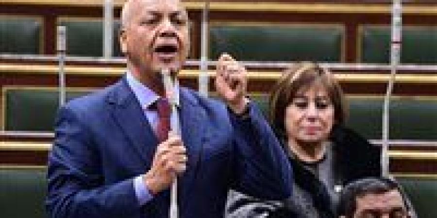 مصطفى
      بكري:
      الشرق
      الأوسط
      يعيد
      رسم
      خريطته..
      ومصر
      تقف
      بقوة
      وتواجه
      التحديات
      بثوابت
      راسخة - تكنو بلس