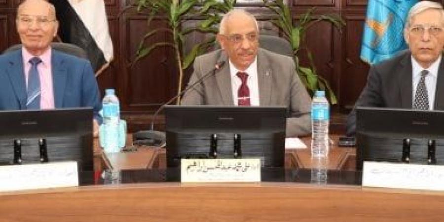 مجلس شئون التعليم بجامعة الإسكندرية يعلن الخطة الزمنية للعام الجامعى 2025/2026