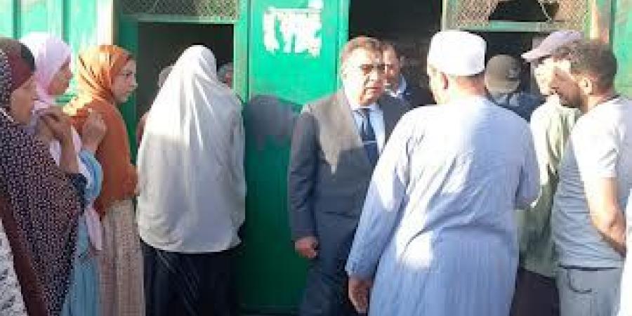 محافظ الدقهلية يضبط مخالفات فى مخبزين بدكرنس ومنية النصر