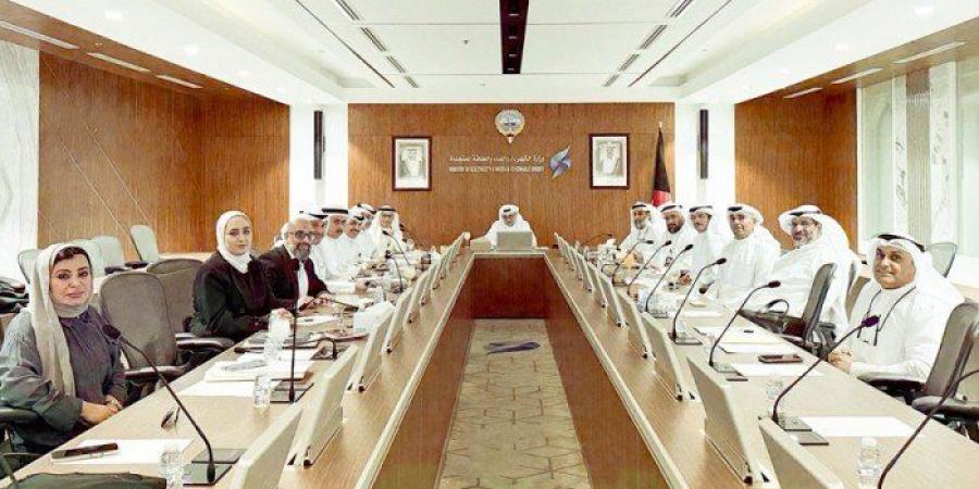وزير
      الكهرباء
      الكويتية:
      ضرورة
      الحفاظ
      على
      الموارد
      الحيوية
      في
      البلاد - تكنو بلس