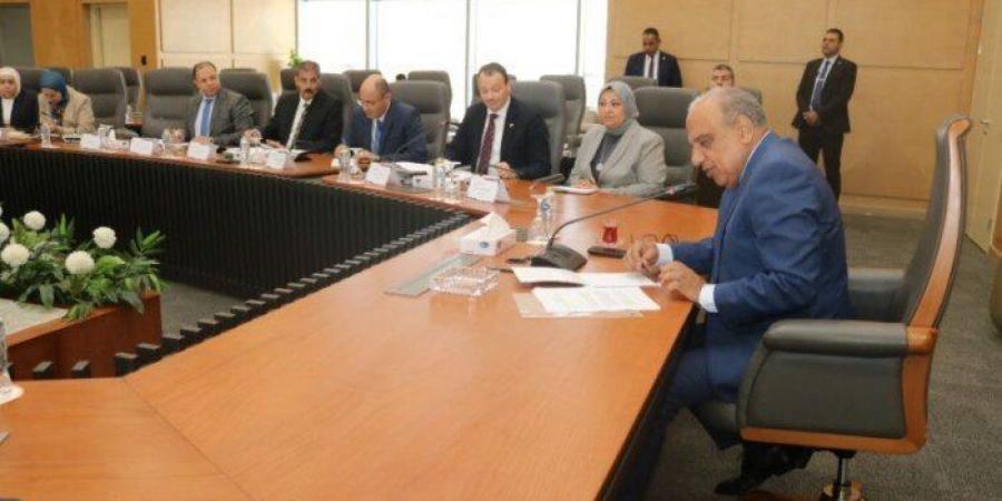 وزير
      الكهرباء
      يبحث
      مع
      وفدا
      بنك
      الاستثمار
      والاتحاد
      الأوروبيين
      سبل
      التعاون
      فى
      مختلف
      مجالات
      الطاقة - تكنو بلس