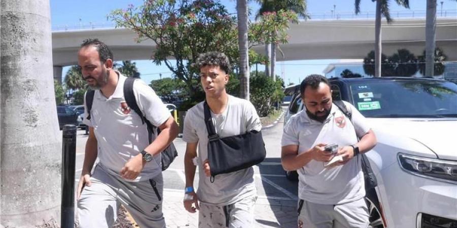 إمام
عاشور
يصل
فندق
إقامة
الأهلي
عقب
خضوعه
لعملية
في
الترقوة - تكنو بلس