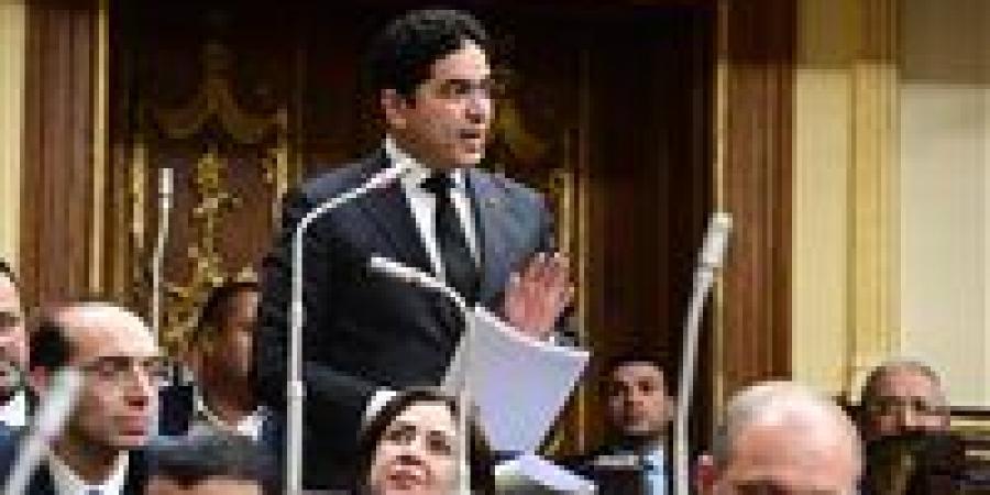 النائب
      ضياء
      الدين
      داوود
      يرفض
      مشروع
      الموازنة
      العامة:
      الحكومة
      لا
      تقوم
      فعليا
      بخفض
      الدين
      العام
      بل
      تستمر
      في
      إدارة
      الصفقات - تكنو بلس