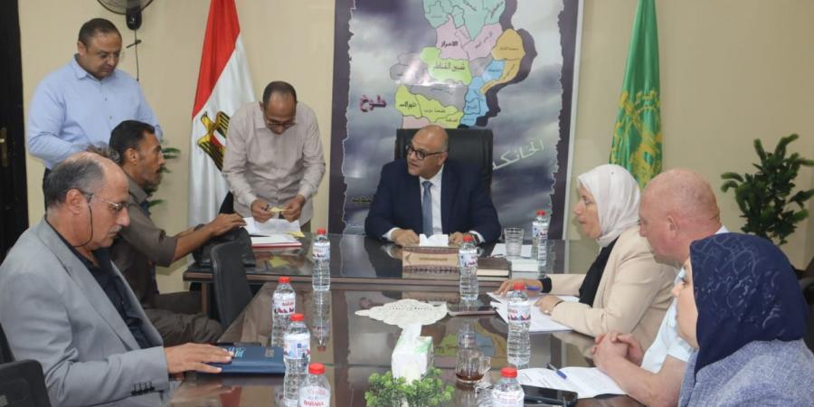 توفير فرص عمل وإعانات مالية وجهاز عروسة في لقاء جبر الخواطر بالقليوبية.. صور