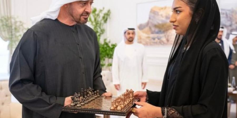 محمد بن زايد يكرّم روضة السركال ويؤكد دعم المواهب الرياضية - تكنو بلس