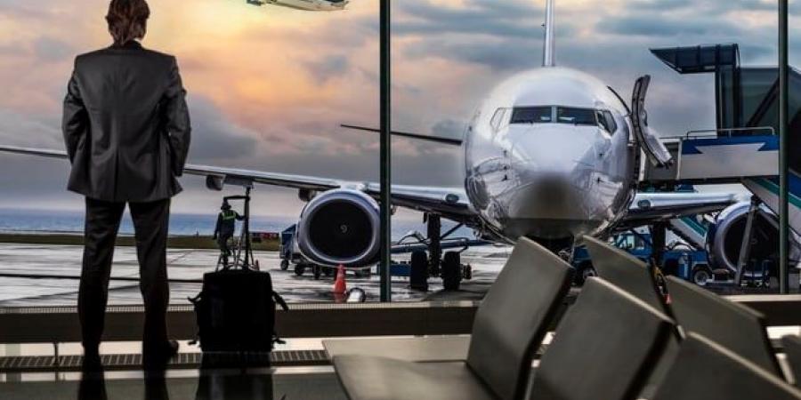 تجربة السفر بالطائرة: دليلك خطوة بخطوة لأول مرة - تكنو بلس