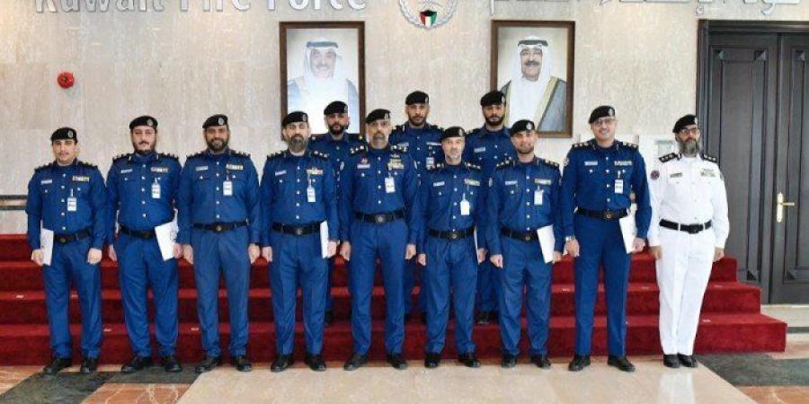 «الإطفاء
      الكويتية»
      تختتم
      دورة
      «القيادات
      في
      التدريب»
      لمنتسبي
      قطاع
      تنمية
      الموارد
      البشرية - تكنو بلس