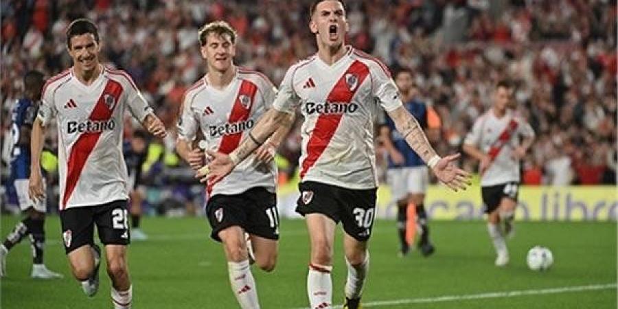 صراع
      أمريكي
      بين
      ريفر
      بليت
      ومونتيري
      في
      كأس
      العالم
      للأندية - تكنو بلس